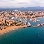 Le Playa - Happy Rentals